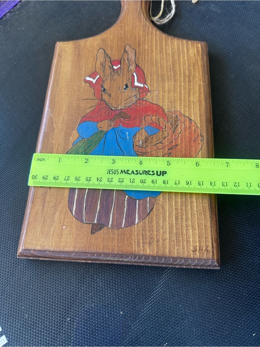 Primitive folk art Hand-Painted wooden cutting board Rabbit  design - Picture 5 of 6